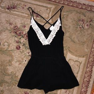 💋NEW! Black romper, lace trim